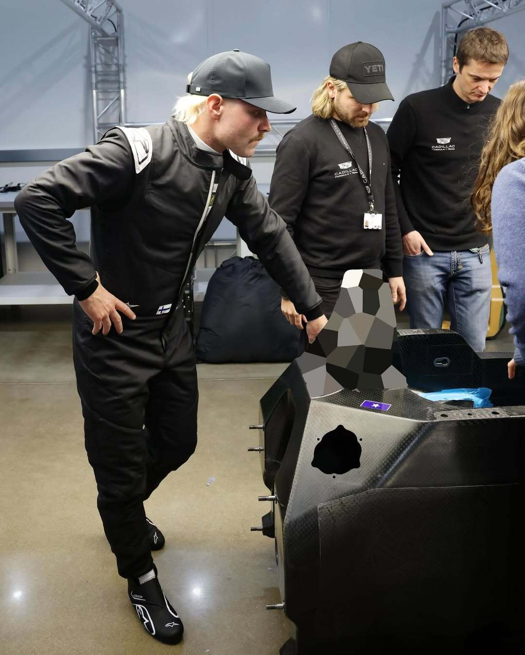 博塔斯已经开始在凯迪拉克_F1上班了。赛季结束后，他结束了在梅赛德斯车队预备车手