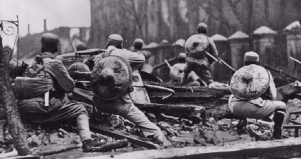 长沙战役前三次都打赢了，为什么第四次却惨败？原因很简单，前三次日军兵力通常在6万