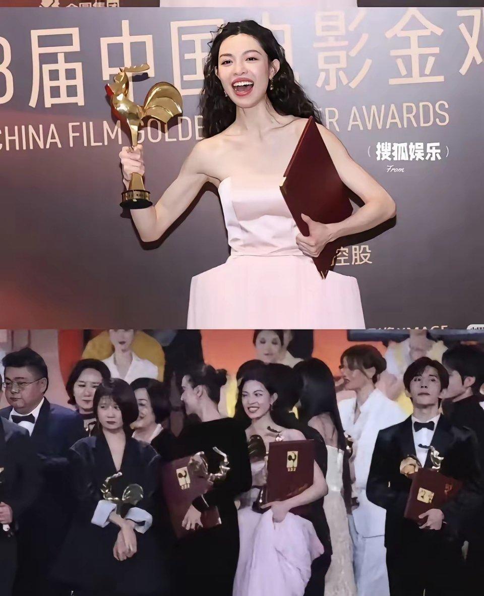 “乐极生悲”四个字，钟楚曦昨晚在金鸡舞台给它配了张现场图。前脚刚捧最佳女配，泪珠