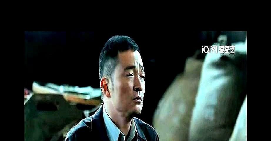 喻恩泰演的蔡孝乾，真把人演怂了。不是咆哮，不是冷笑，是腿抖、声音发飘、眼神躲着