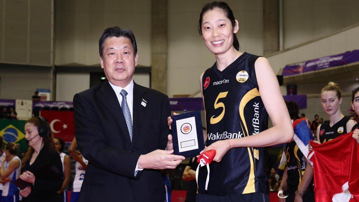 历届女排世俱杯最有价值球员一览🇸🇪2024年-伊莎贝尔·哈克🇷🇸