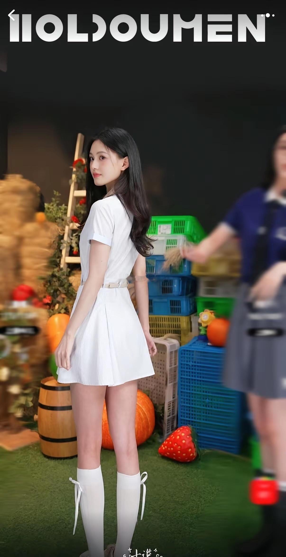 沈羽洁身材真的很标准，行走的衣架子