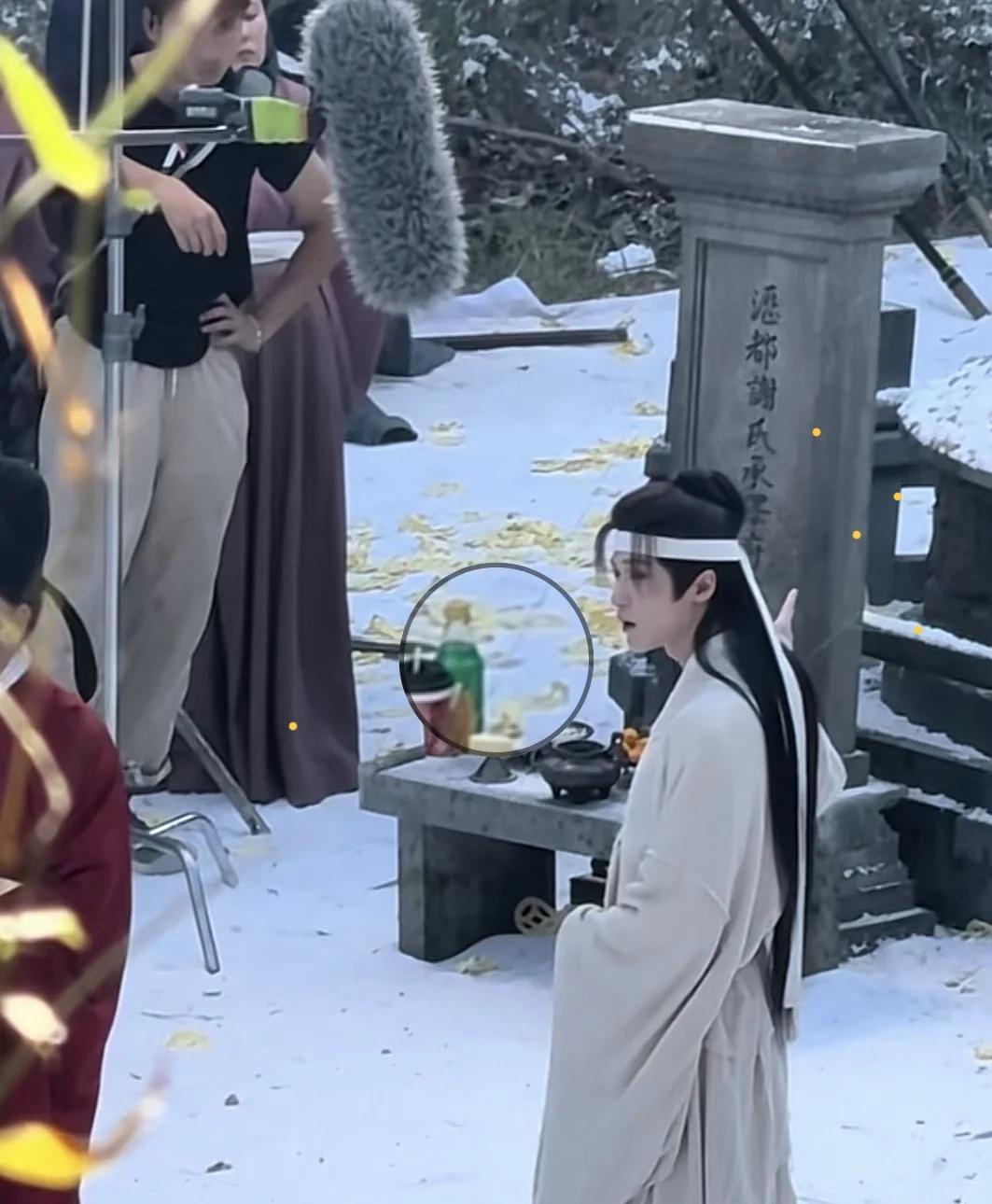 谁家贡品用雪碧啊哈哈哈哈哈我不行了吧我屎一样的笑点啊啊啊啊啊啊啊n刷路透发现