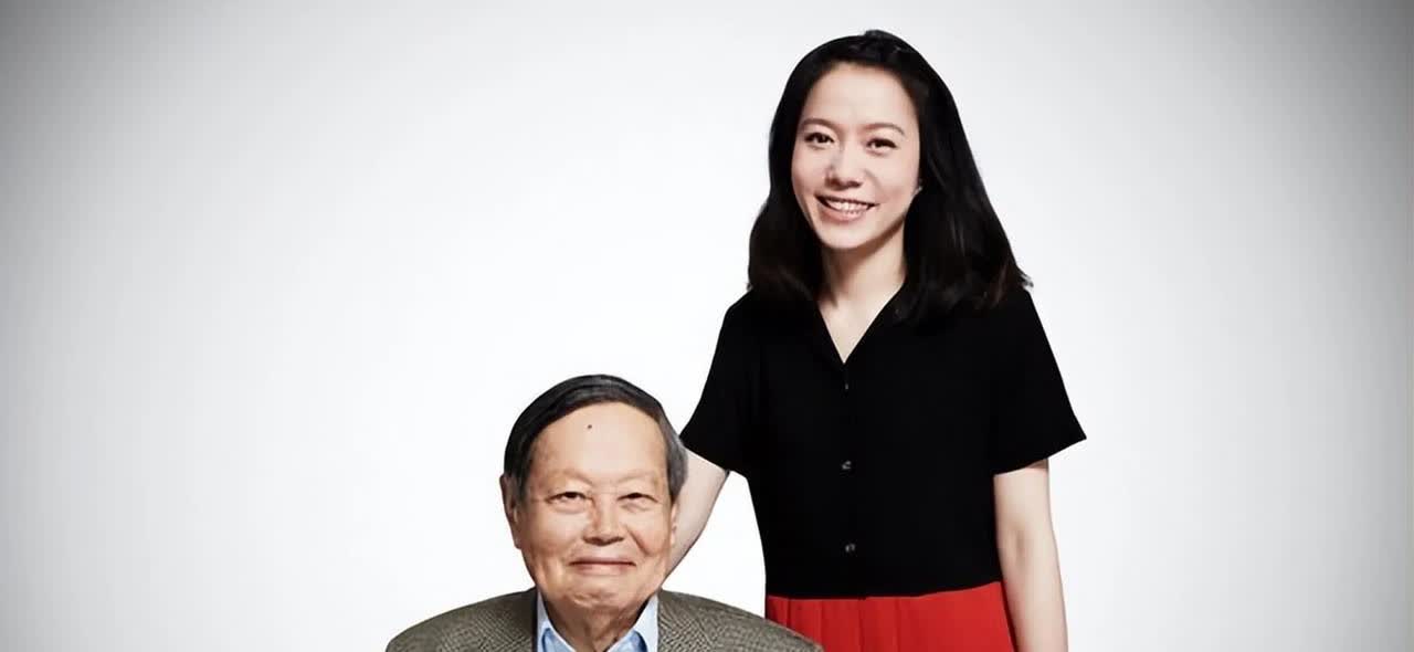 杨振宁与翁帆是因为爱情结婚吗？他们结婚时，杨博士82岁，翁女士28岁。试