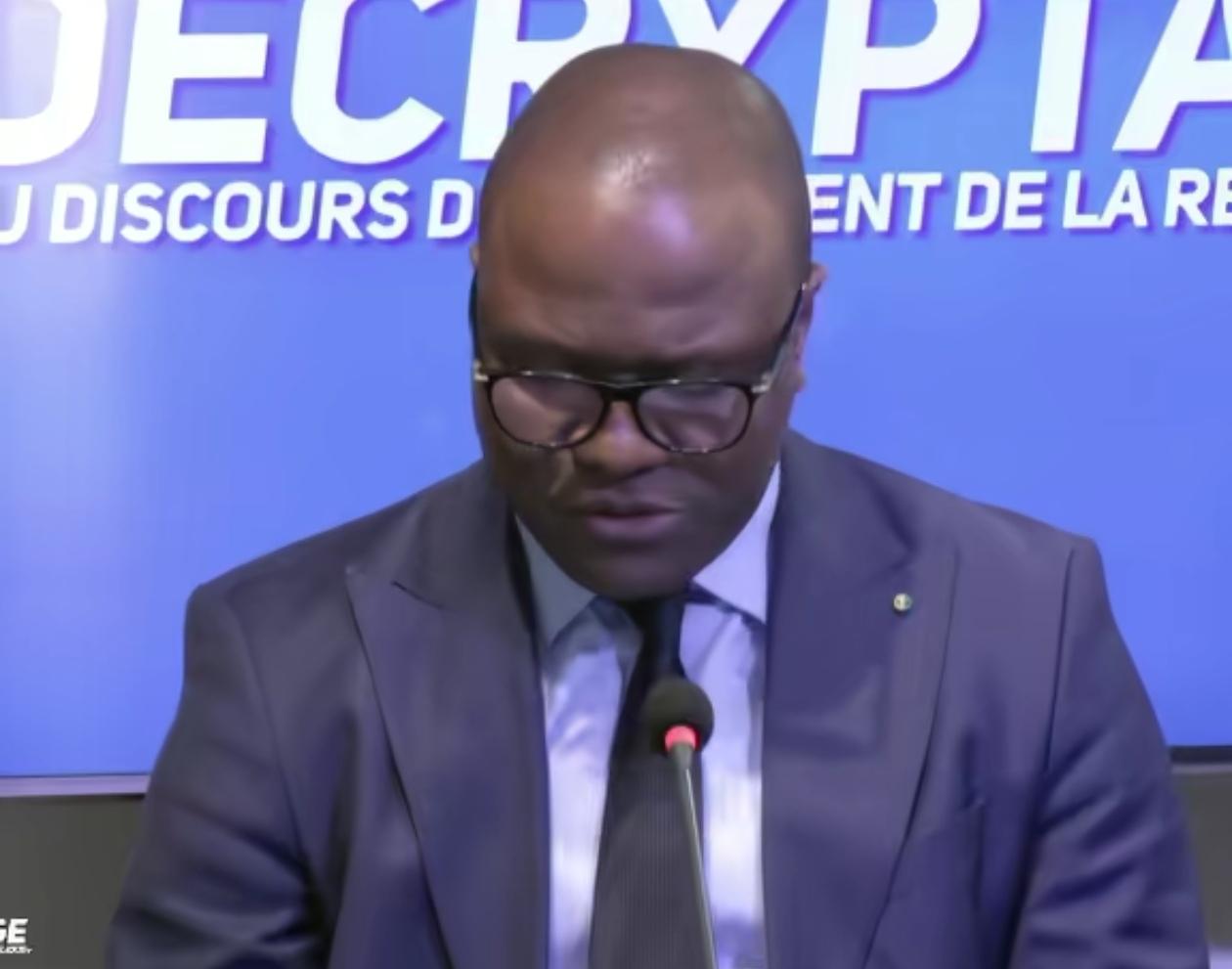 一撸到底，全部开除非洲小国加蓬给全世界整了个大活，他们把国家足球队从上到下全部