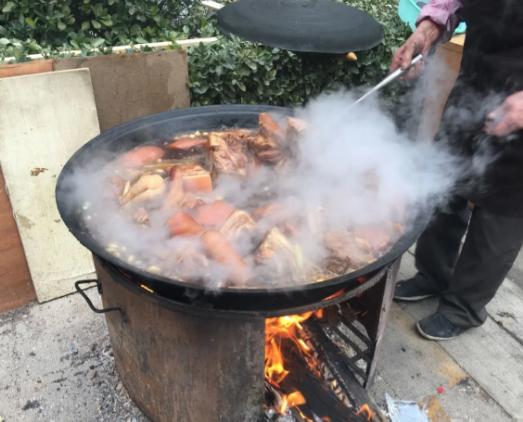 人为什么不能吃腐肉？一位60多岁的大厨告诉我：水煮沸温度可达100℃，能够杀死9