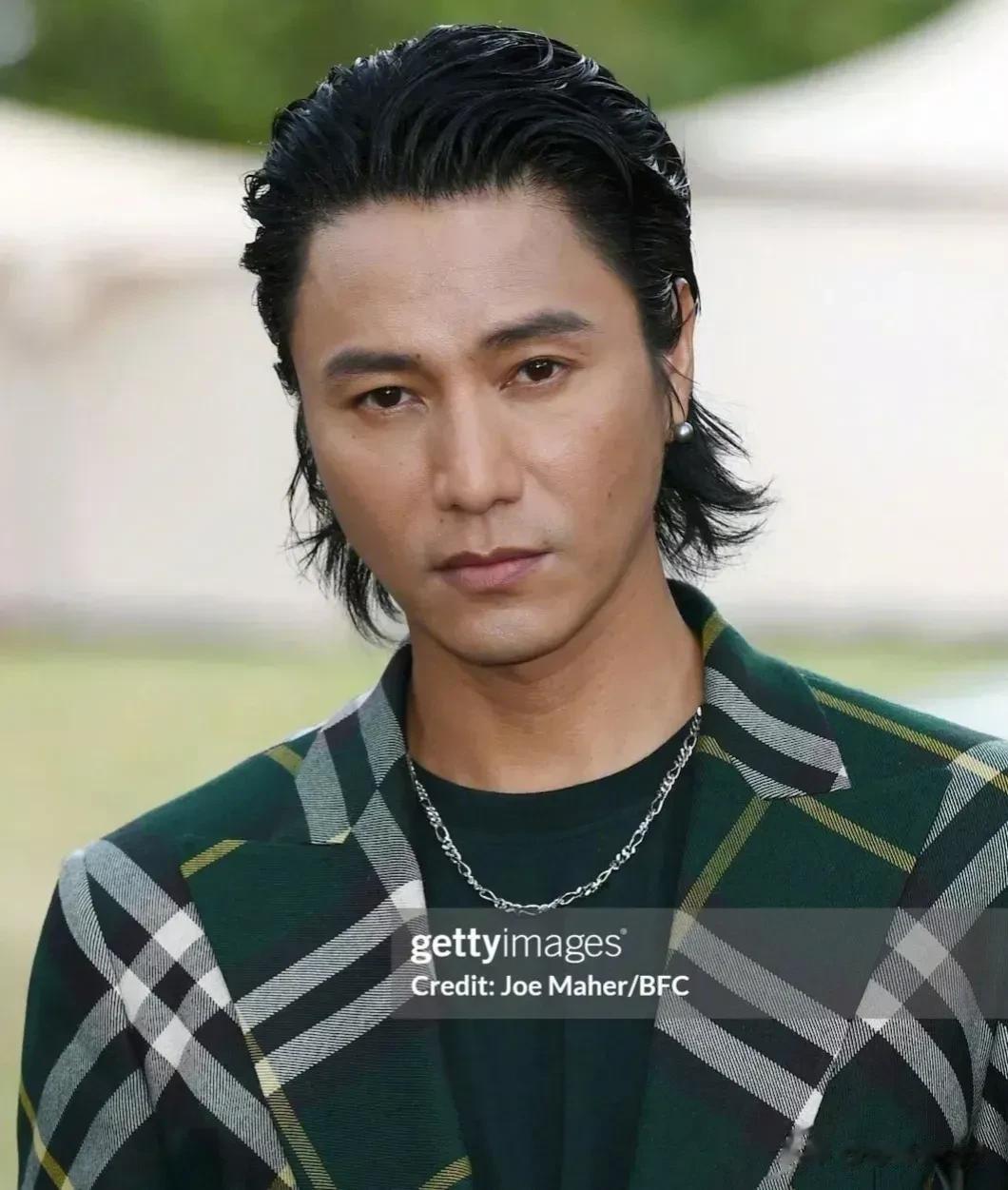 看了陈坤的生图，突然没有容貌焦虑了！甚至有些怀疑，这真的是陈坤吗？怎么有种油腻