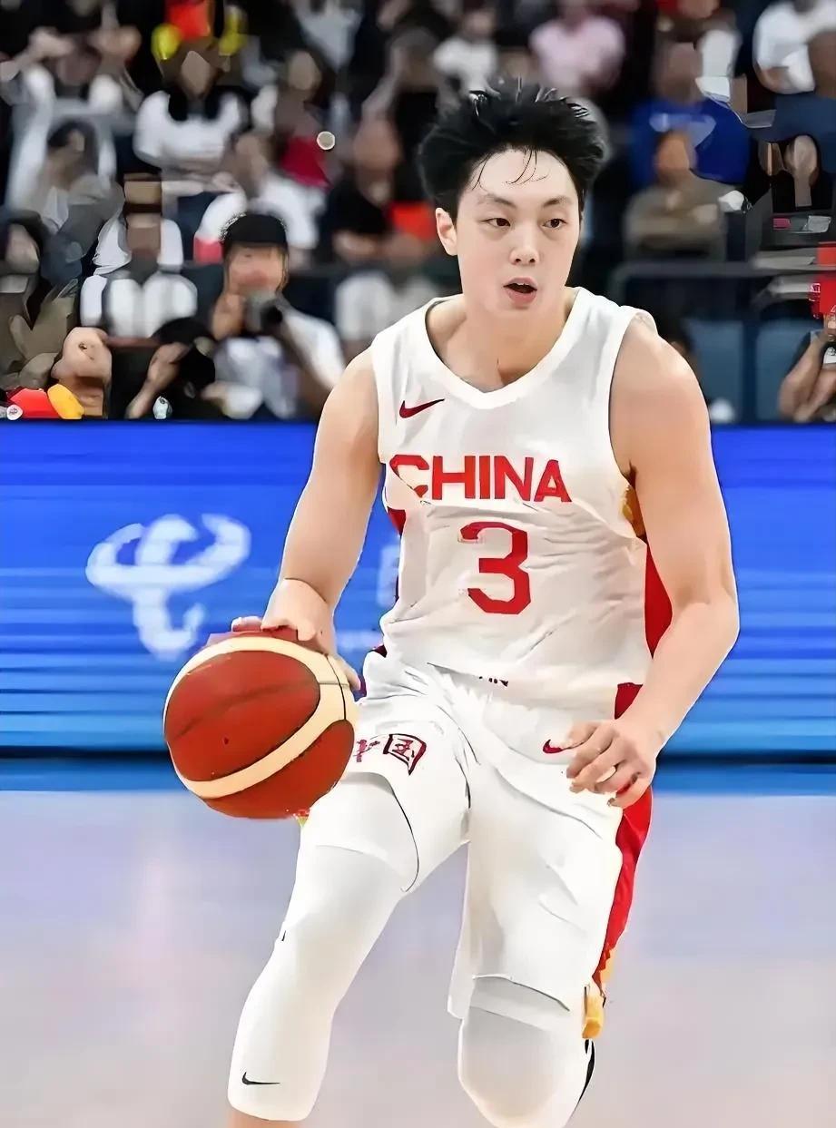 随着中国男篮以90:68大胜约旦，这下胡明轩可以去夸夸了！在沙特男篮亚洲杯的3