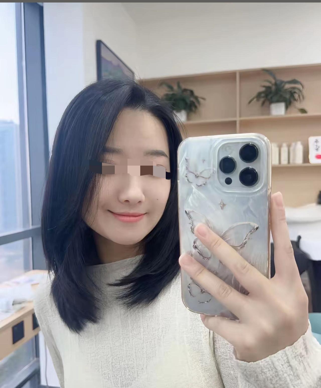 看到27岁女游客三亚被蛇咬不幸离世我立马做了三个决定第一，把老公从床上叫醒