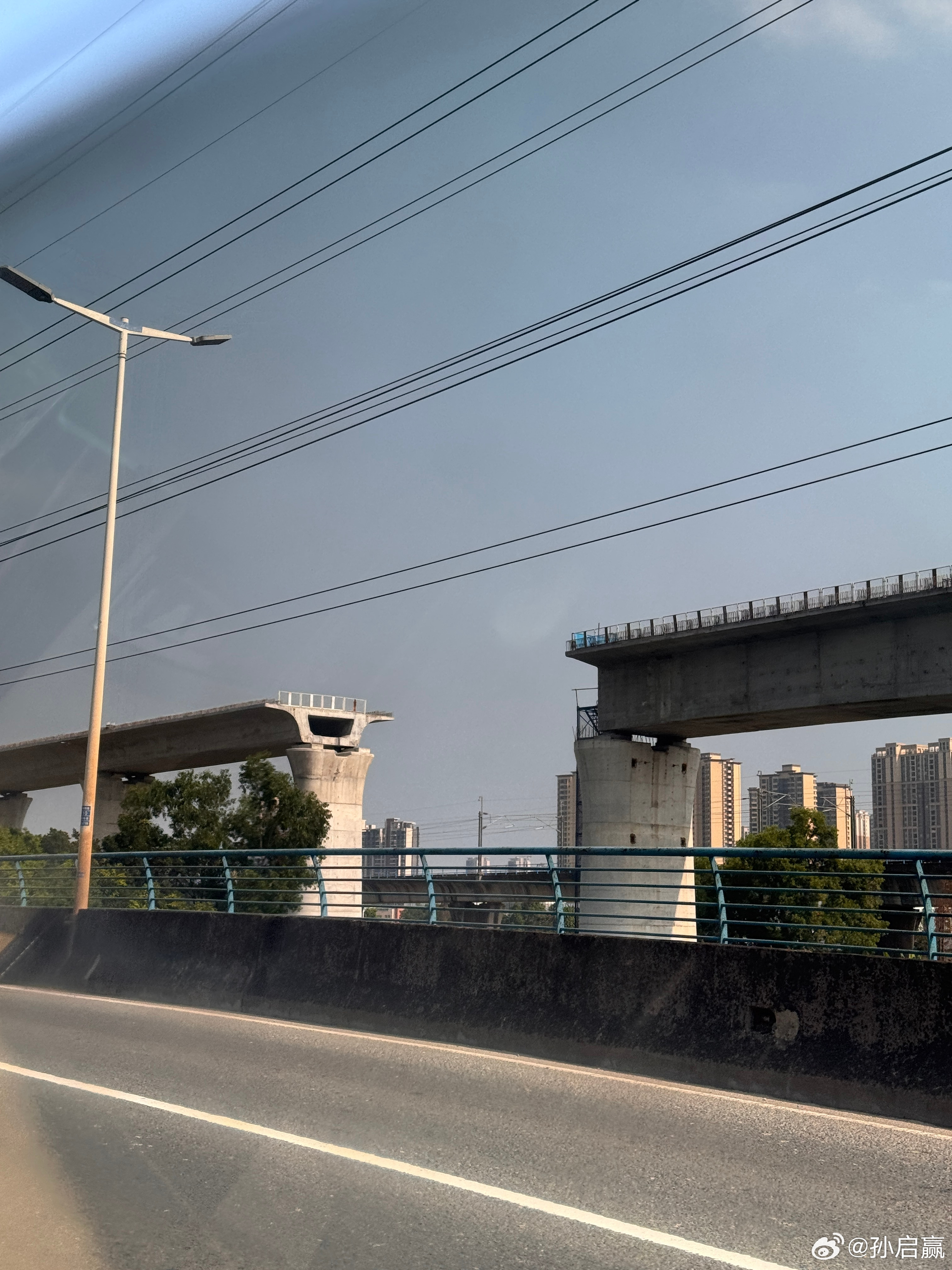 中山现在闷声搞基建，如火如荼。这条在建的路线不记得深江铁路，还是广珠城际铁路，不