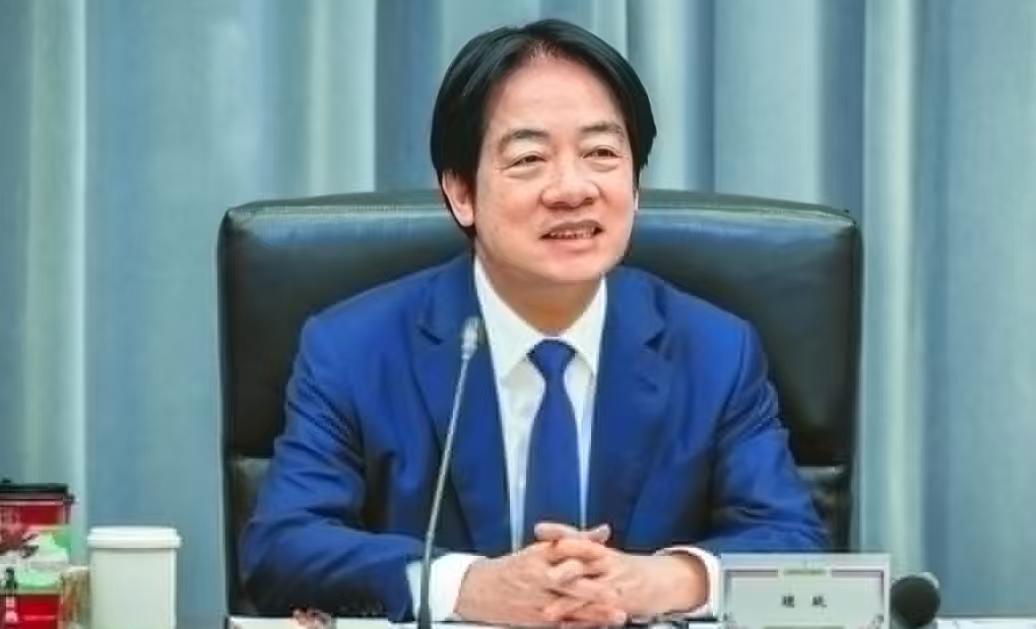 台湾天塌了！又被关门外！8月12日，3名台商带着家属飞抵乌干达，一行人拿着