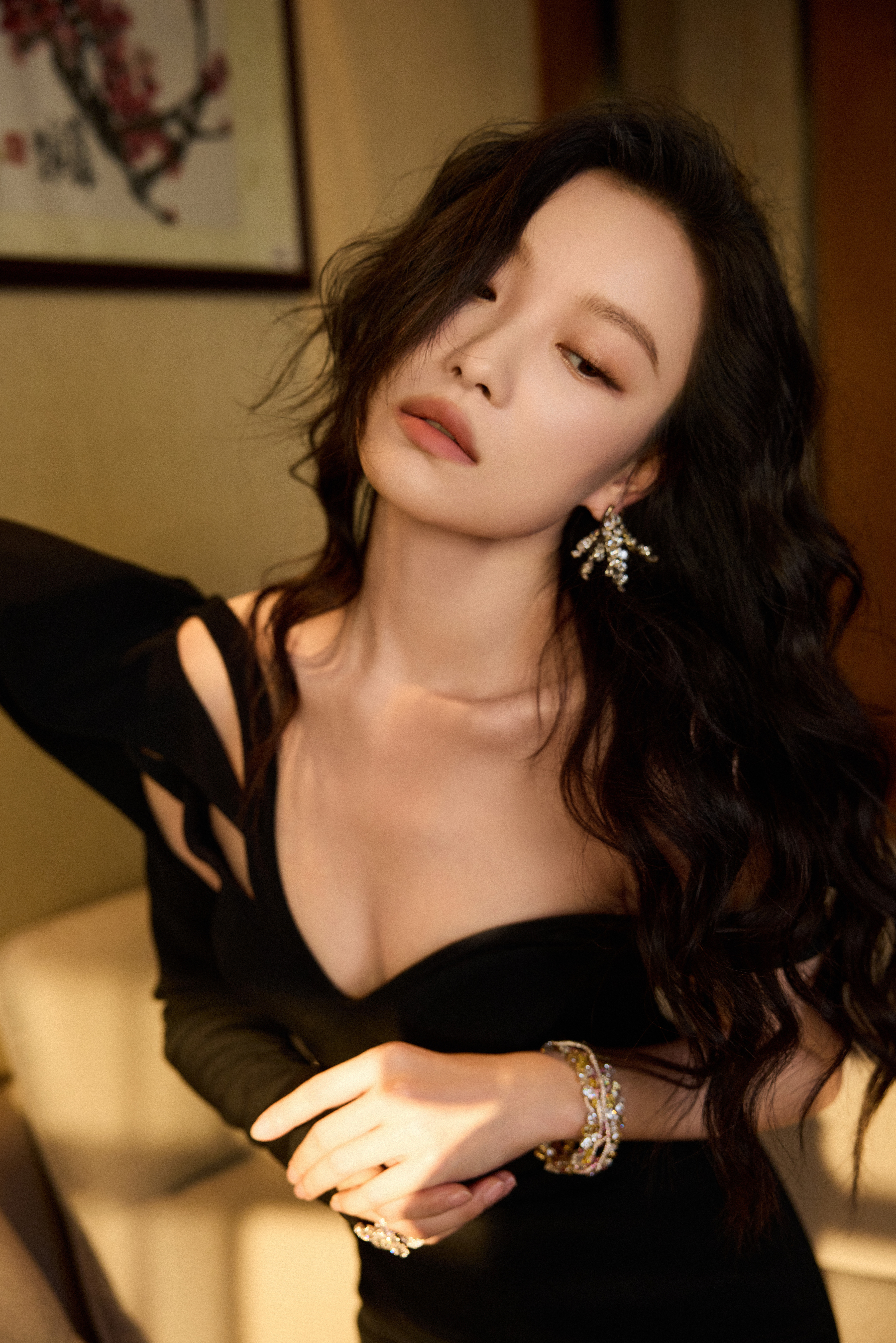 倪妮把清冷感和欲气同时刻进DNA了​​​
