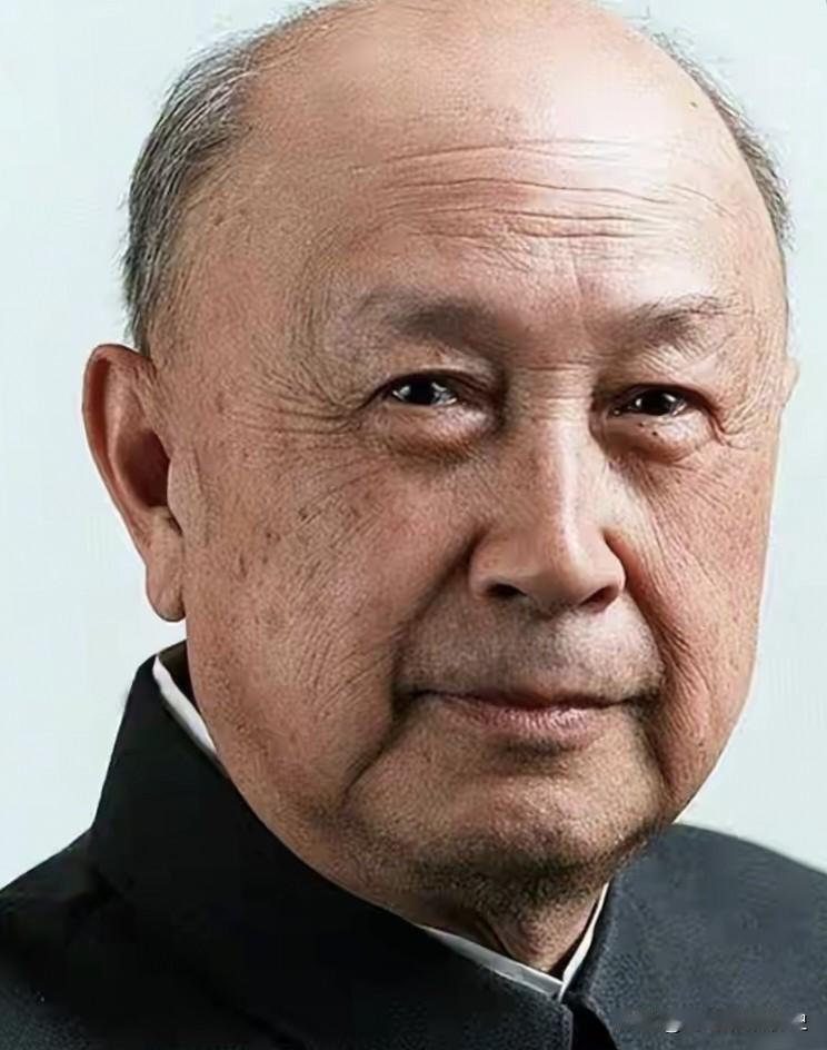 钱学森先生临走前，颤抖着手写下十四个字：“毛主席思想活着，中国就永远年轻。”一个