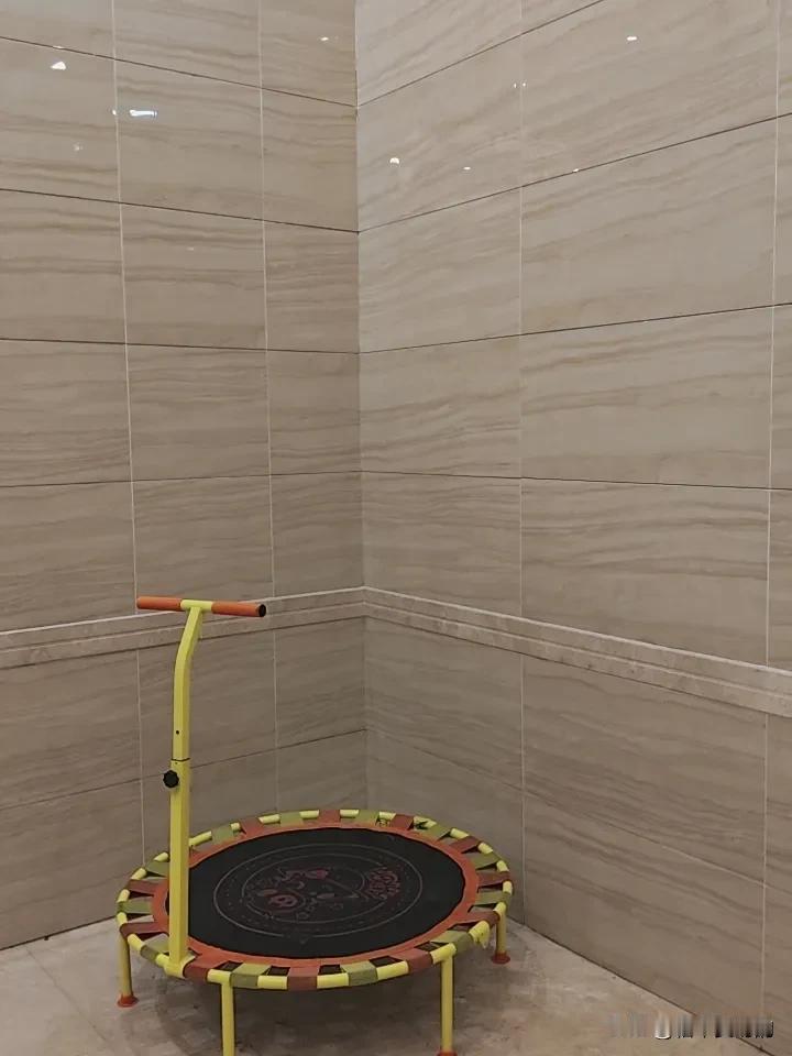 有100万就躺平？我才不做“脱节咸鱼”！要是突然有100万，你会立马辞职躺