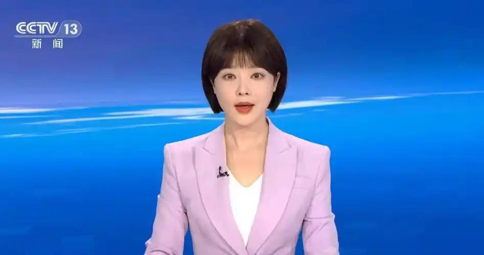 央视主持人胡蝶、王音棋、李梓萌她们个个才华横溢，颜值出众，她们都是央视新闻频道的