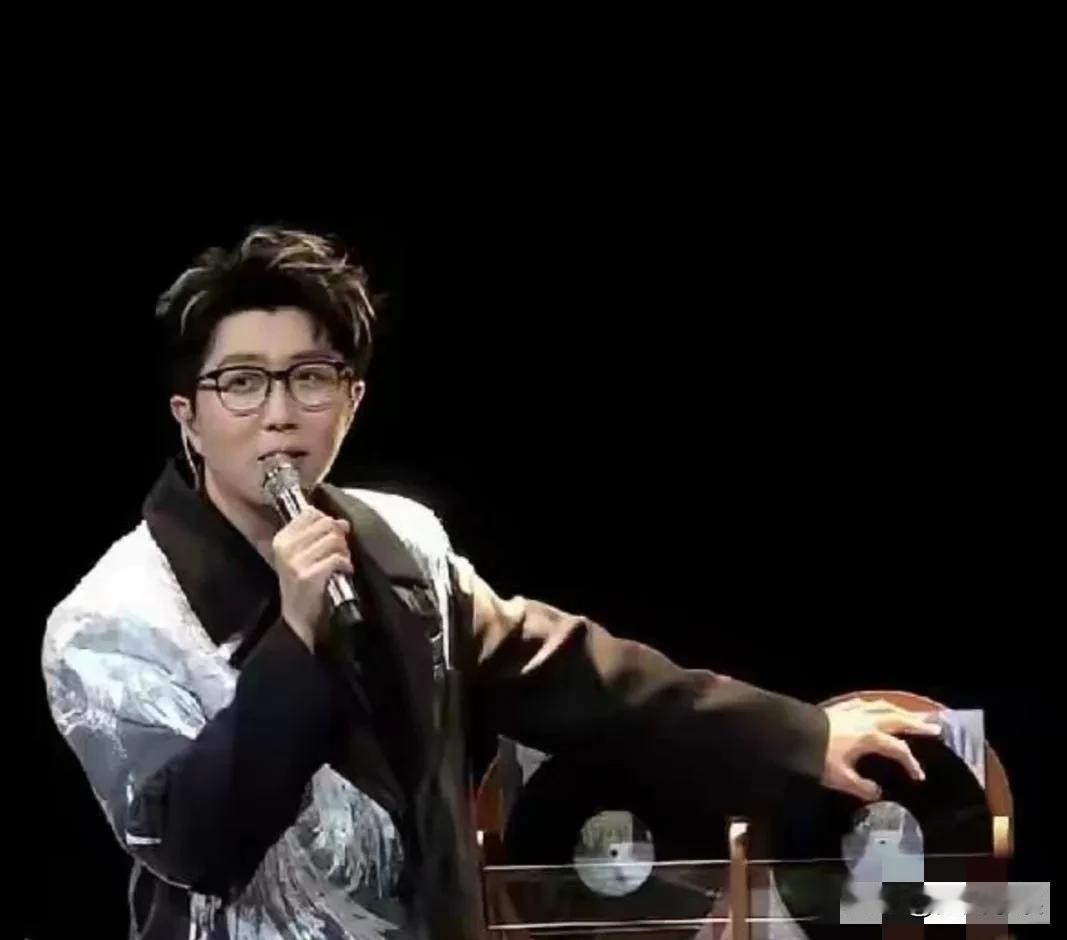 毛不易，又给内娱上了一课！毛不易又给内娱上了一课，毛不易演唱会上，观众高喊：