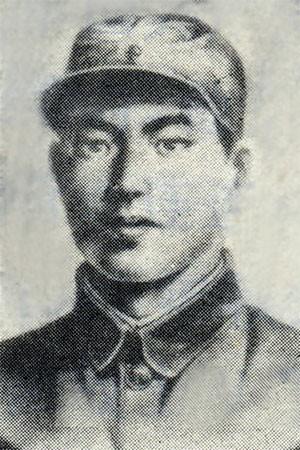 🌞1944年，八路军侦察员曹世范执行完任务后，前往一位村长家中借宿，村长热