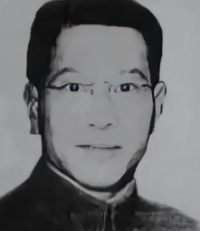 1944年，蒋介石叫来了中统的徐恩曾，语气不善地对他说："你的妻子放高利贷，逼出