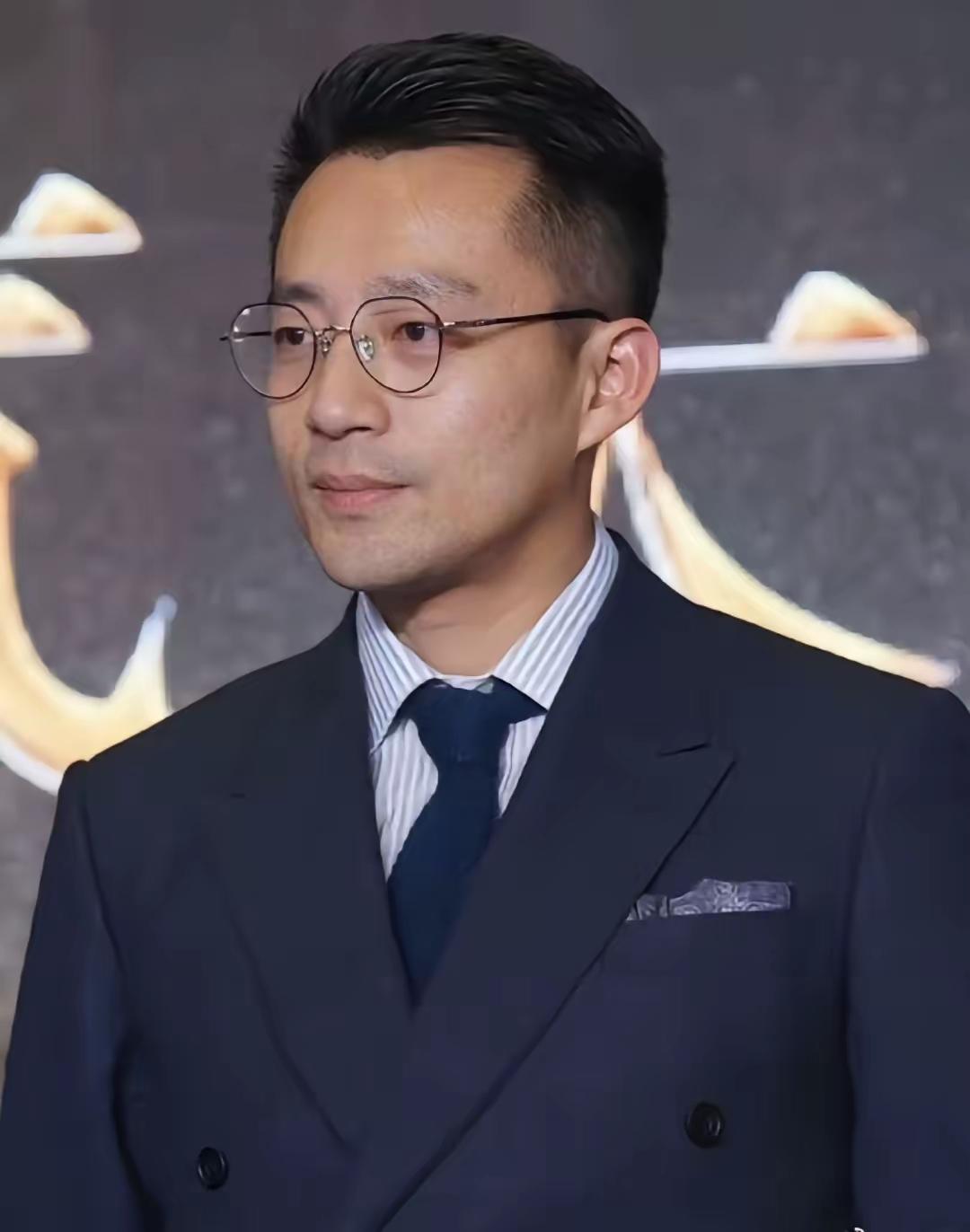 汪小菲放大招了！直接晒出长达六页的判决书，这是与大S关于抚养孩子的判决书，真相