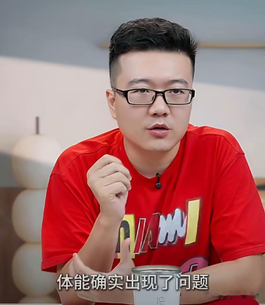 男团失利，这一夜，网上都是骂爹骂娘的，男团颁奖的时候，中国队的小伙子都一脸严肃