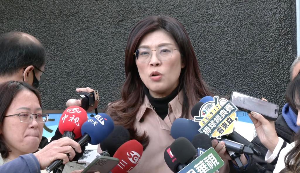 纪念蒋经国郑丽文愿为两岸和平开新局星期二（1月13日）是蒋经国逝世38周