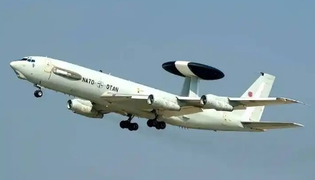空警3000双面雷达震撼曝光！歼20隐身猎杀体系成型，美军F35成‘活靶子’？