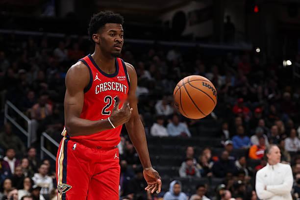 鹈鹕将伊夫-米西放入了交易名单。反正我是不太理解，他们好像是在德里克-奎因这条路