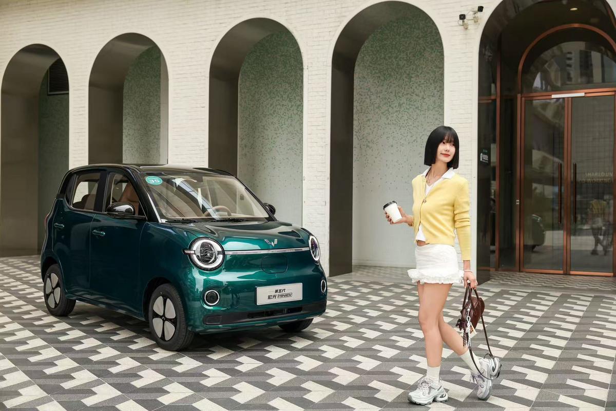 代步车舒适性加码，第五代宏光MINEV又来打破惯例！自从第五代宏光MINIE