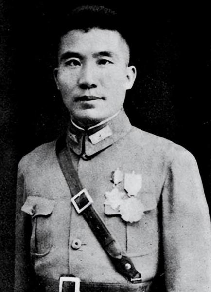 1948年王耀武被俘虏后，被送到陈毅面前。陈毅见到他后，问了这么一个问题：“你家