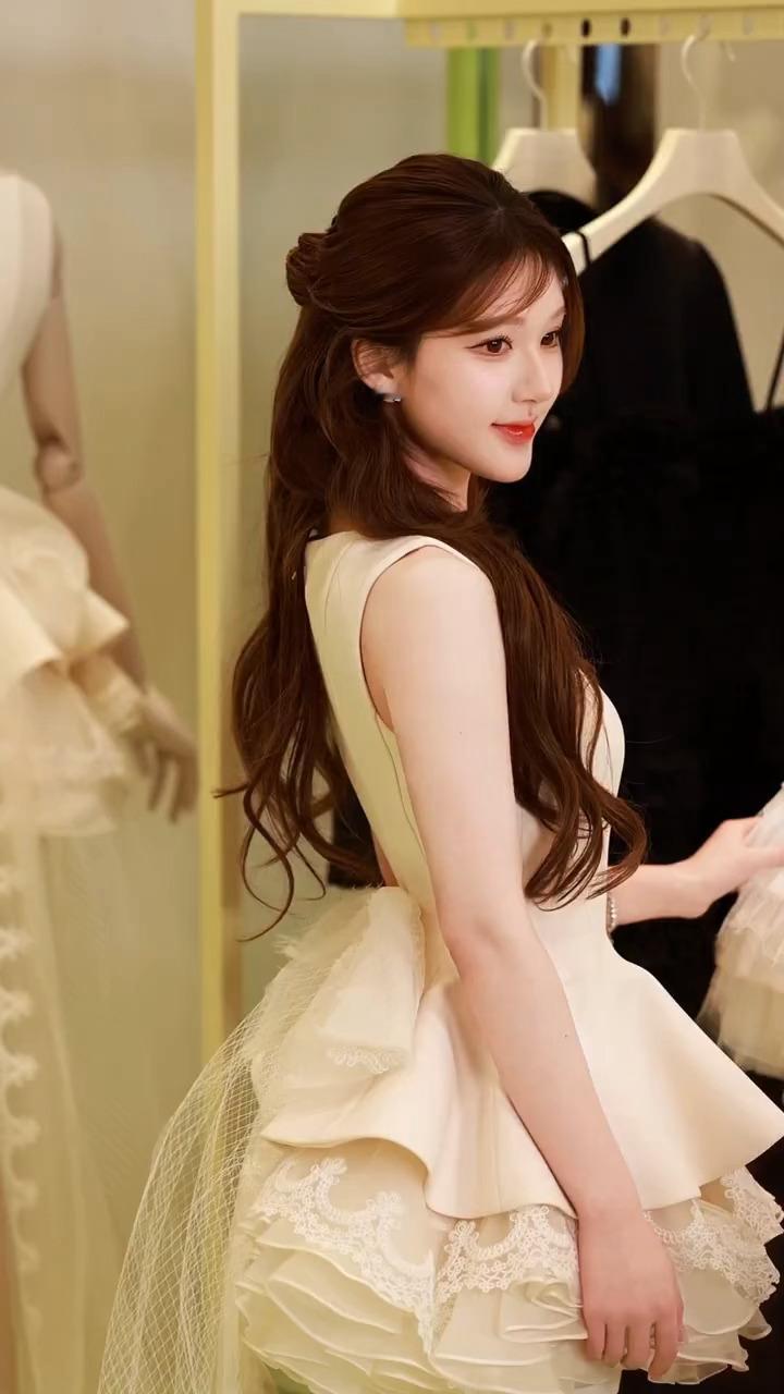 赵露思今日线下活动丨公主降临🎀