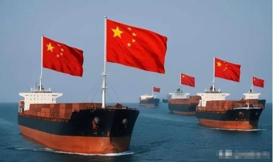 如果霍尔木兹海峡可以任意收取通行费，世界将开启国际航道收费之先河。 首先得说