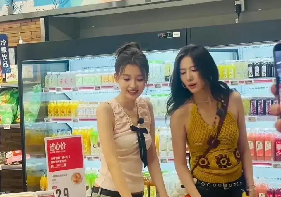 孙怡旁边这位女士是谁？非常有气质，是不是明星