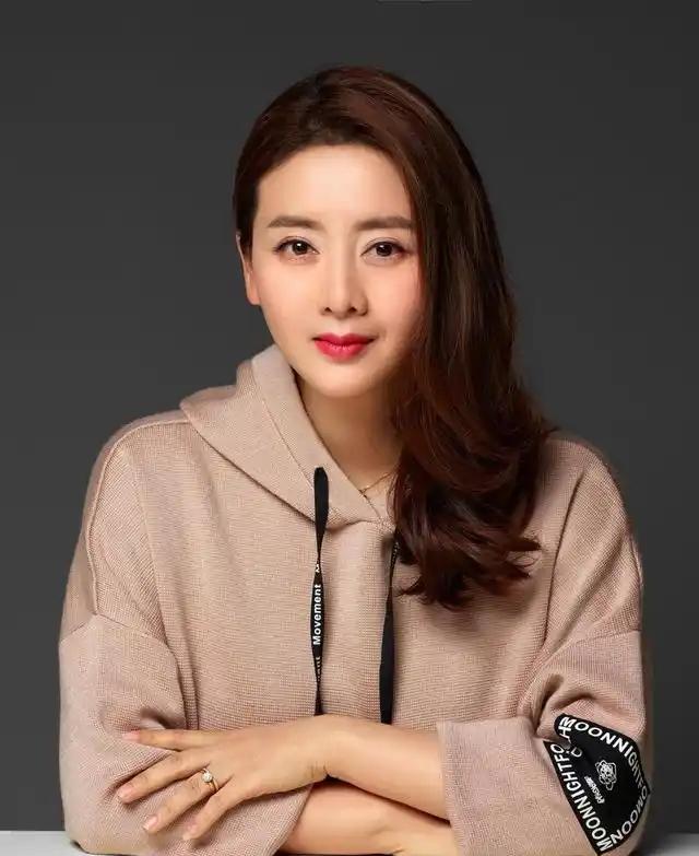 演员小李琳说：“演员是很被动的。几年前的一天，经超出去试镜，晚上垂头丧气的回