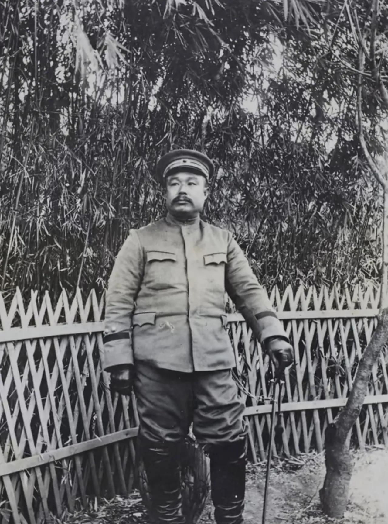1911年10月武昌起义后，新军第21混成协协统黎元洪被革命党推举为湖北军政府都
