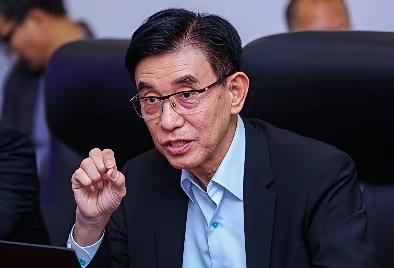 比芯片断供更可怕？中国物理博士尹志尧指出：“美国的芯片专家基本上都是华人”；63