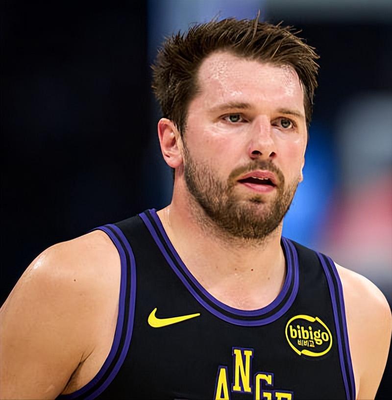 东契奇紧急复出？雷迪克坦言：“我不会透露他会在欧洲待多久。”“目前没有他