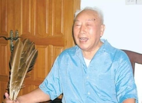 中原突围胜利后，他与王树声会上发生激烈顶牛争执，矛盾持续多年，16年后王树声坦言