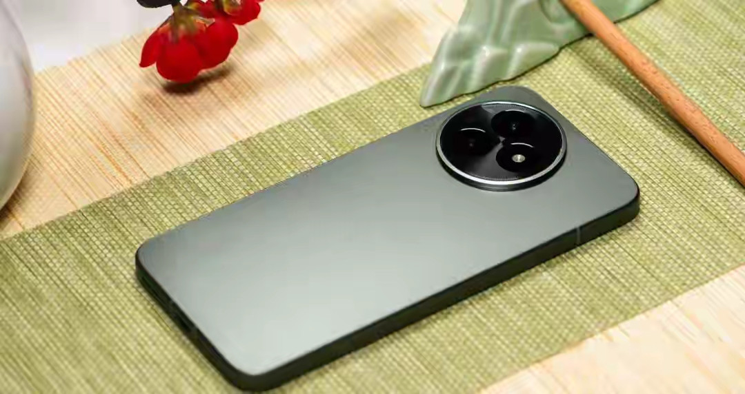 都骂RedmiK80系列外观丑，但是现在来看，RedmiK80系列趁着双十一