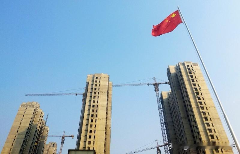 打算在一二线城市买房的朋友，当下挑选房源时，一定别把小区抗跌性作为首要考量因素。