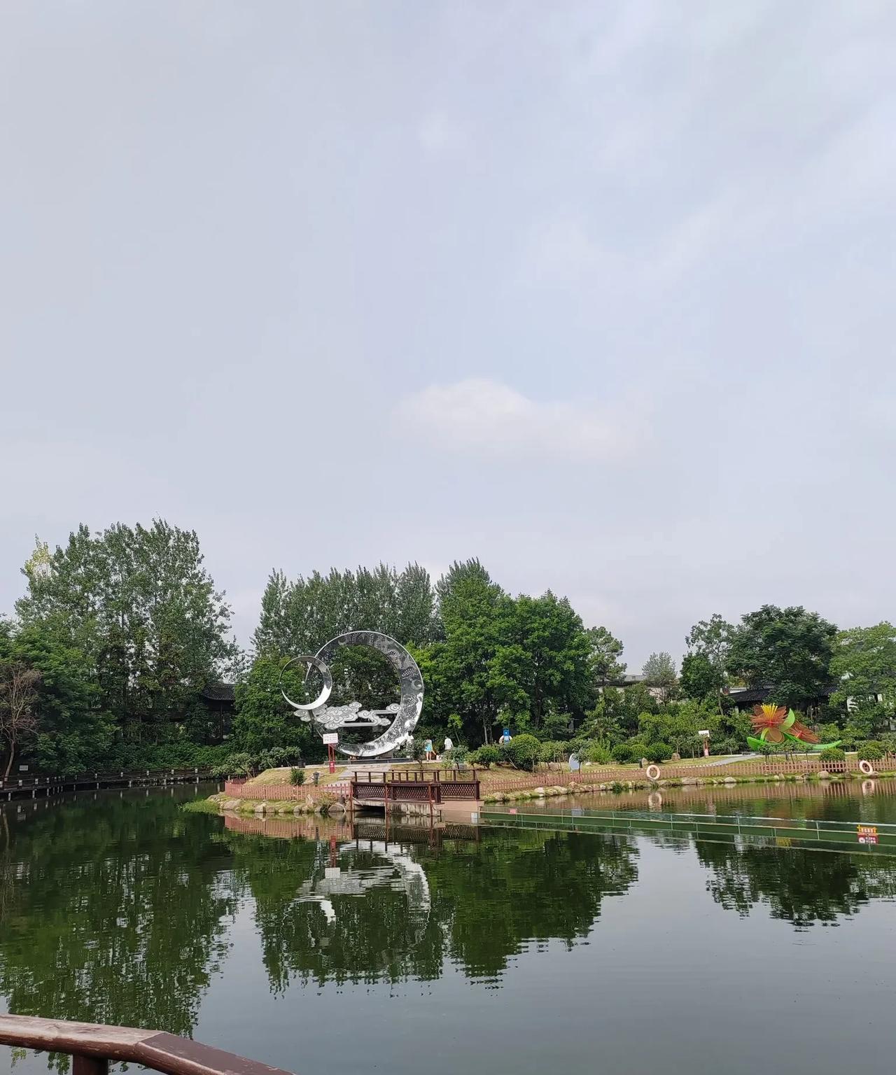 随手拍的风景美吧？