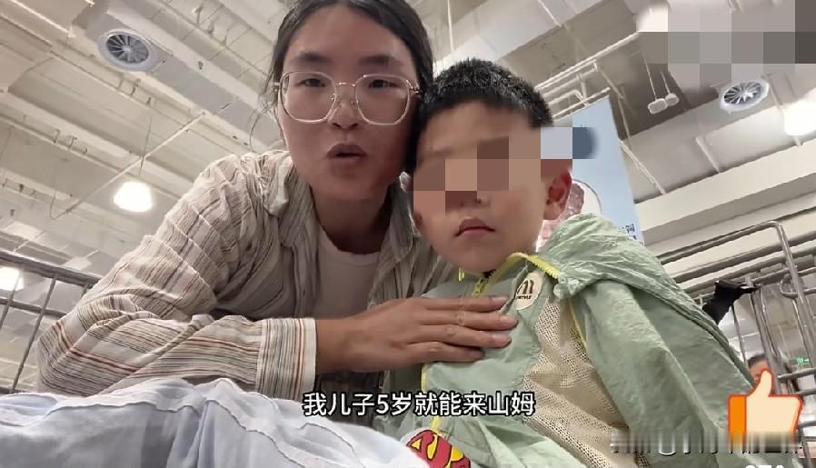 知道的她进的是山姆超市，不知道的还以为她进的是国务院！视频女子称，自己动用所