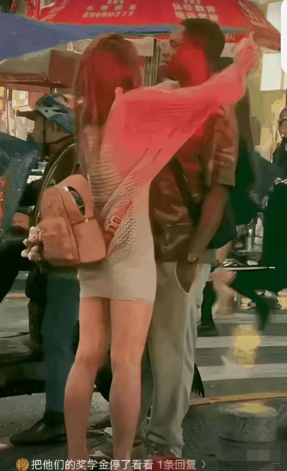 美女对黑人留学生格外热情？聊聊这事儿的门道各位老铁，今儿唠个街头热议的事儿