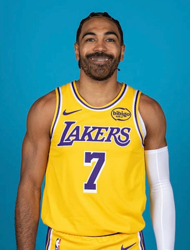 JakeFischer：据我所知，老鹰计划留下文森特和希尔德。