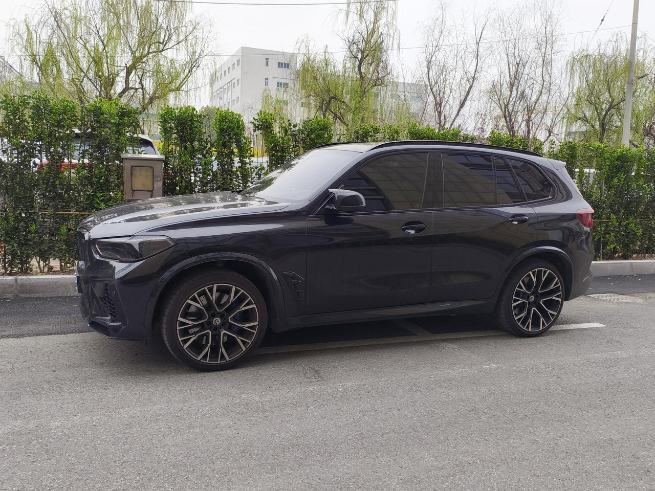 无论到哪里，宝马X5，都是实力的象征。开宝马X1，人家知道你的最上限。开宝