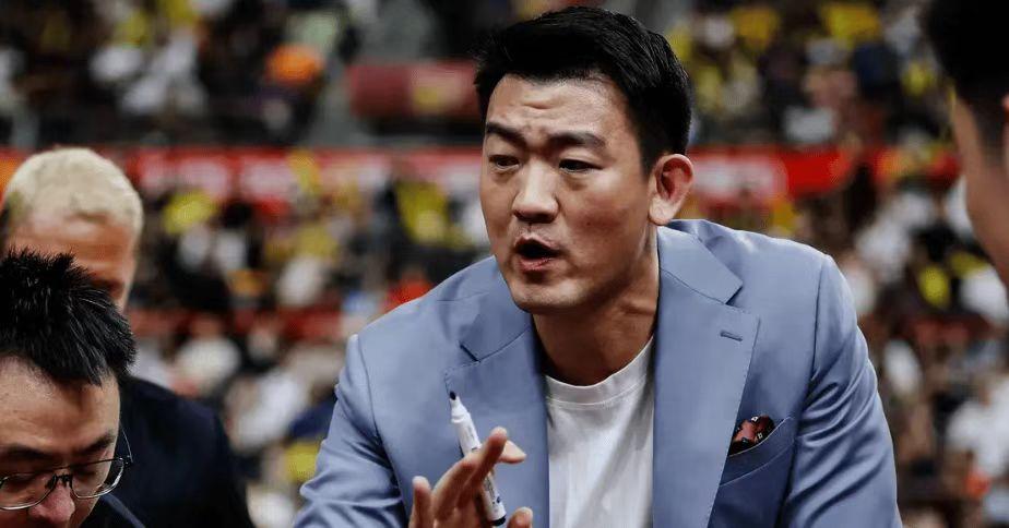 王博输不起了！别看广厦输给广东整整20分，广厦主教练王博却心里口中都充满不服！