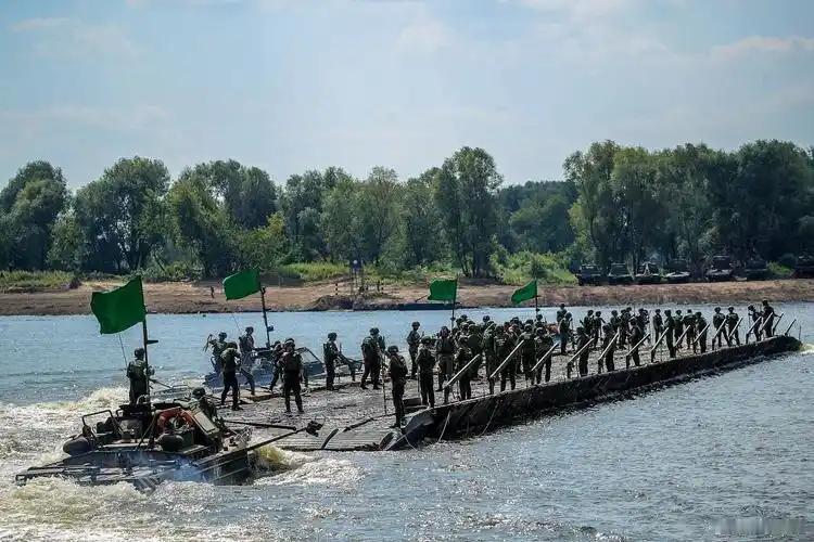 好消息！大家终于有机会看到俄军饮马第聂伯河，夺取敖德萨了。乌克兰方面最近的一系