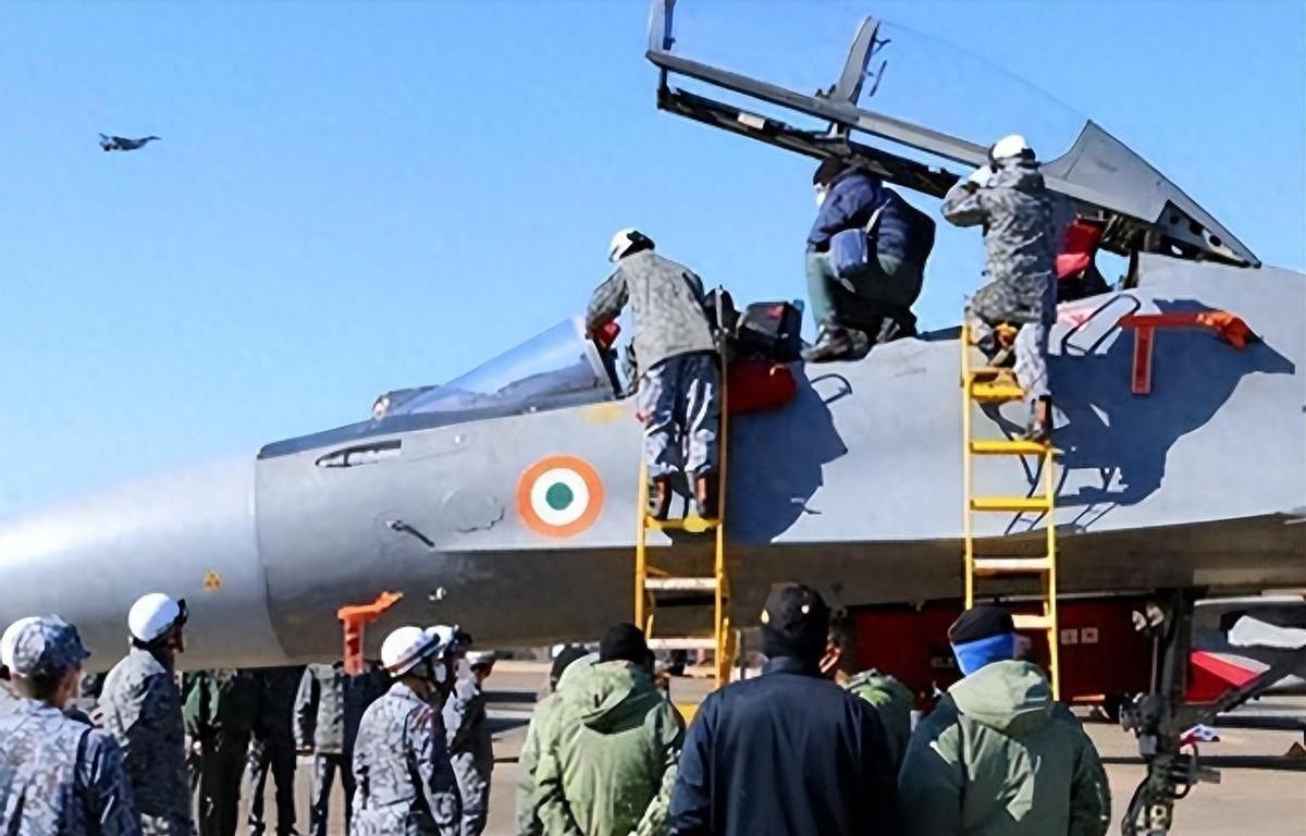 3月13日，巴基斯坦突然对阿富汗发动了“沉默的空袭”，喀布尔、坎大哈等地多