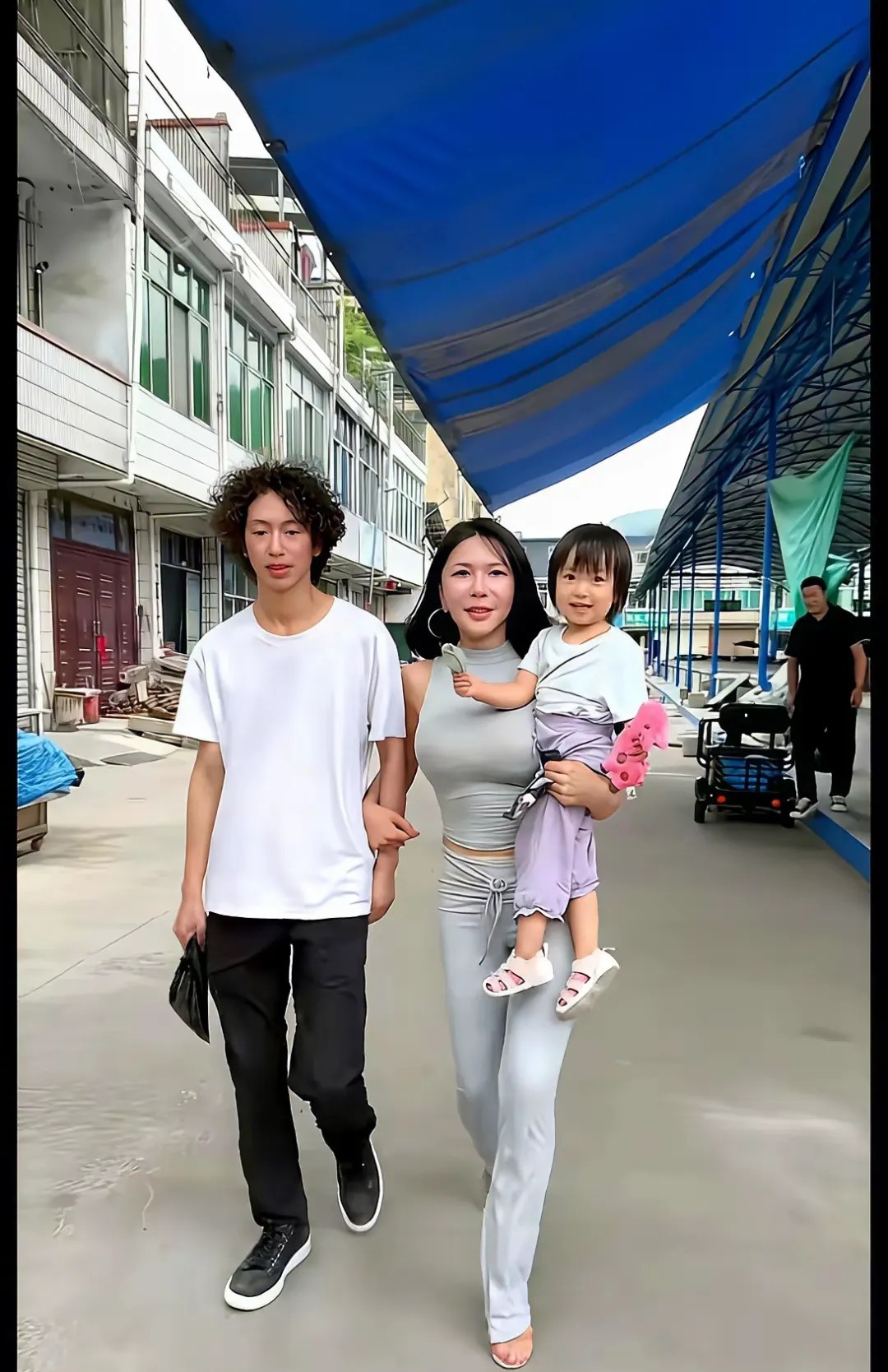 这俩人，是不是在一起了？