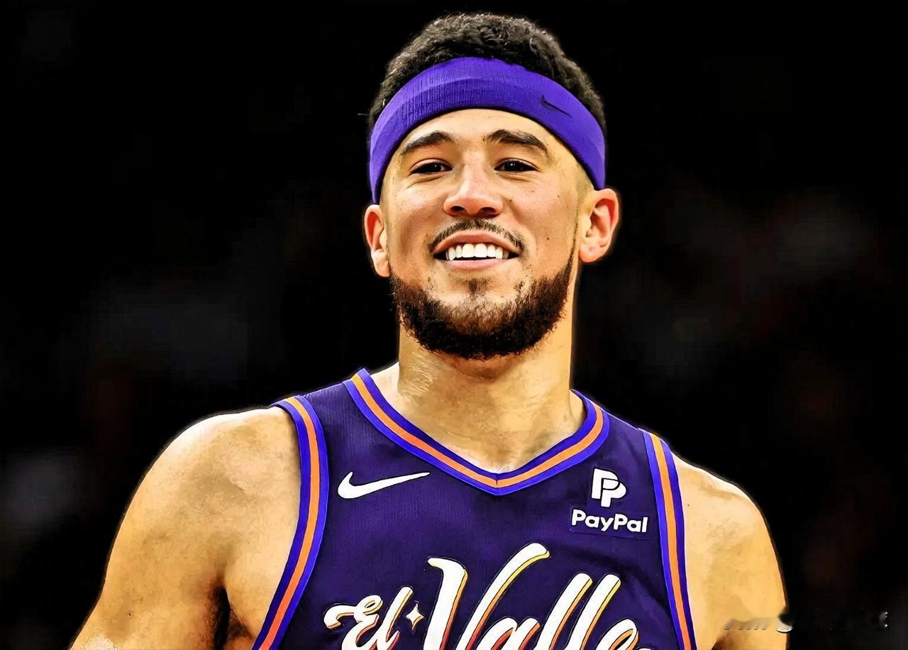 湖人名宿尼克杨真敢说啊！一点都不怕得罪超巨布克。前NBA球员尼克杨近日在节