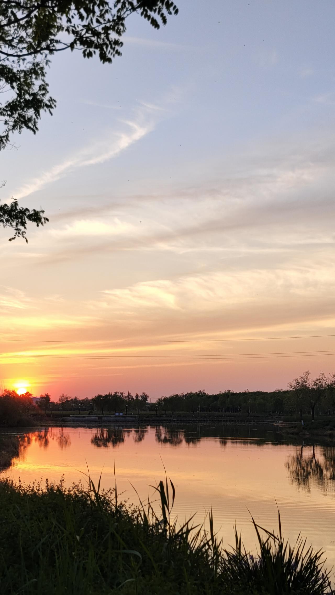 人生的每一次正确的取舍都很难，难就难在决策的过程。需要一次又一次说服自己，